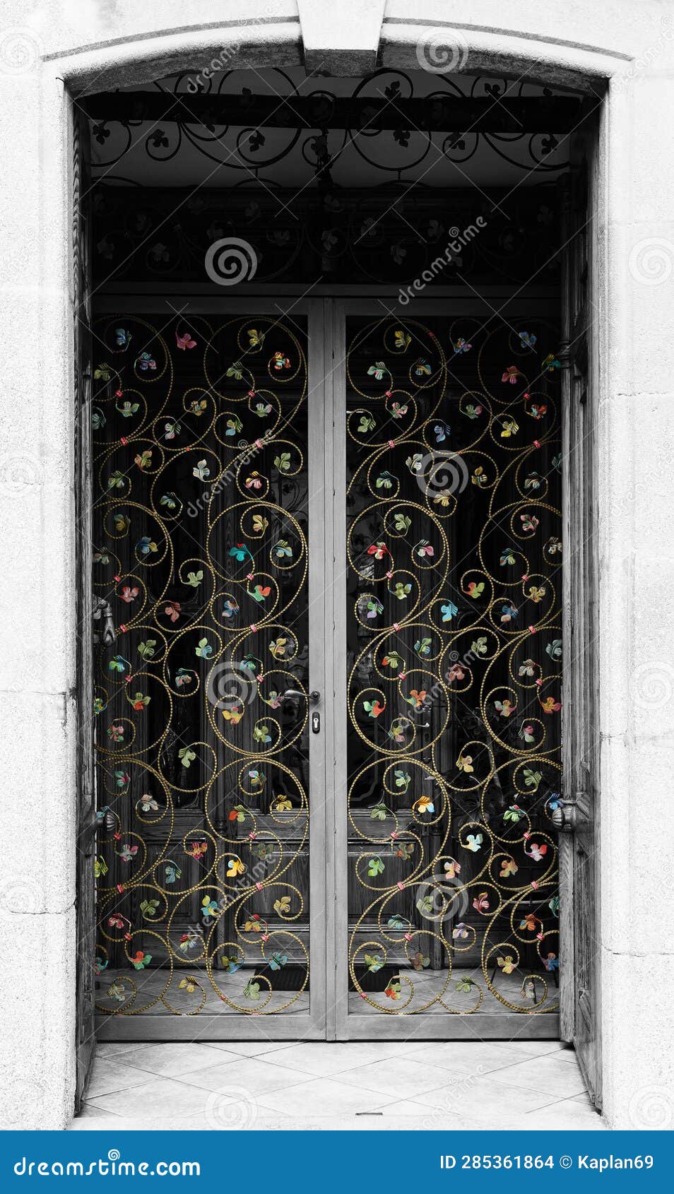 metal flowered vegetable door with colors