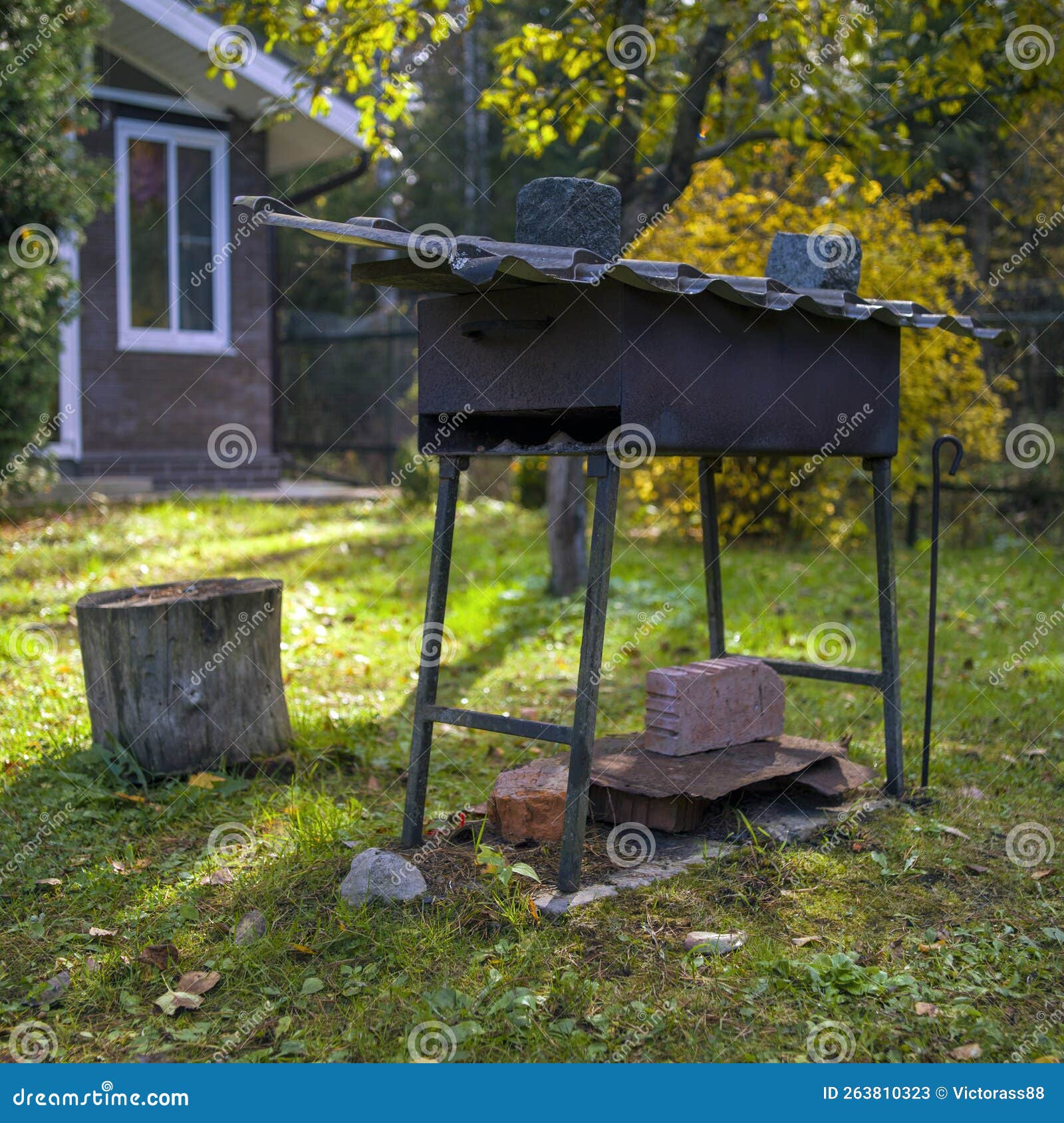 Rusty barbecue grill stock image. Image of lifestyles 263810323