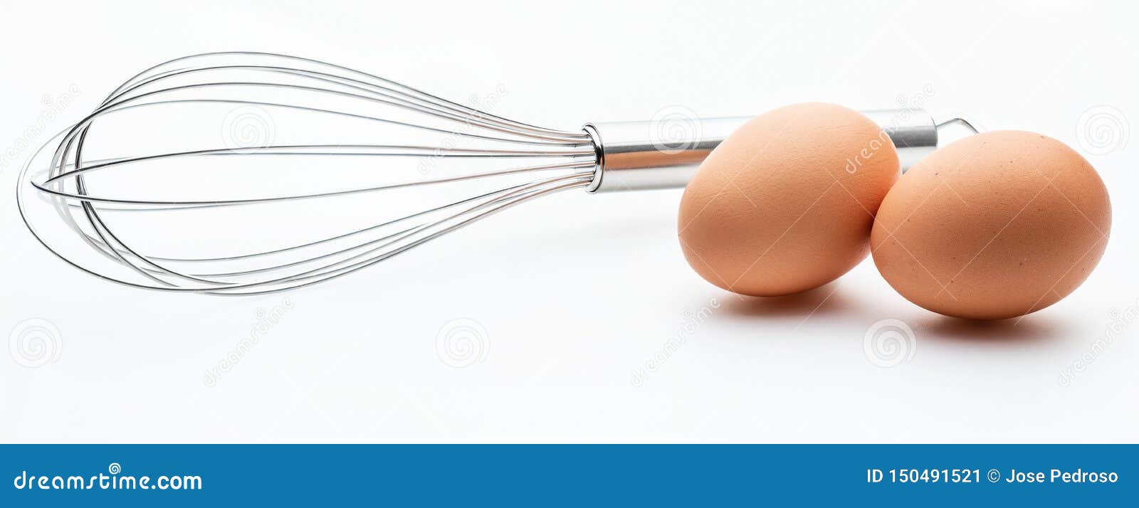 Metallic Kitchen Rods for Manually Mixing Food with 2 Fresh Eggs