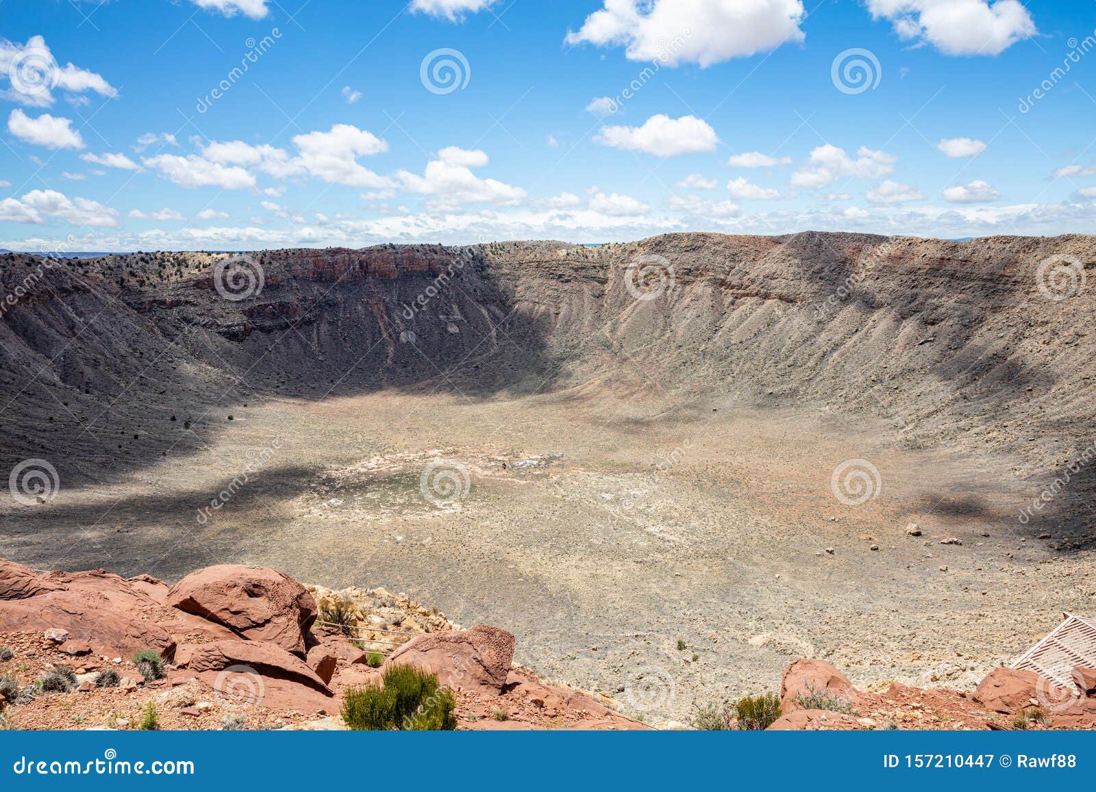 are dogs allowed at meteor crater