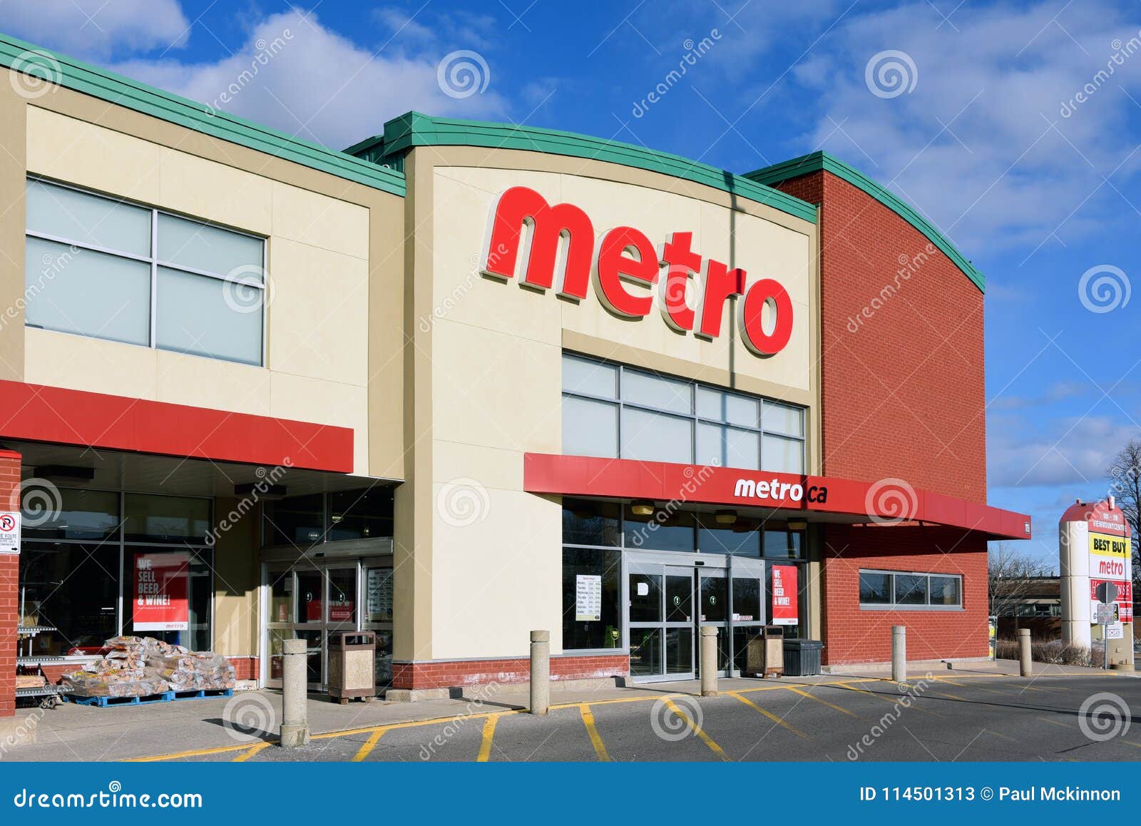 Metro Grocery Store in Ottawa Editorial Stock Photo - Image of people, strip: 114501313 Metro Grocery Store in Ottawa Editorial Stock Photo - Image of people, strip: 114501313