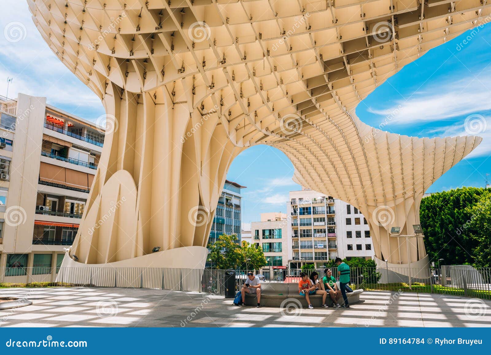 Metropol遮阳伞是一个木结构被找出的plaza De La恩卡纳西翁广场 老处所的塞维利亚 西班牙编辑类库存图片 图片