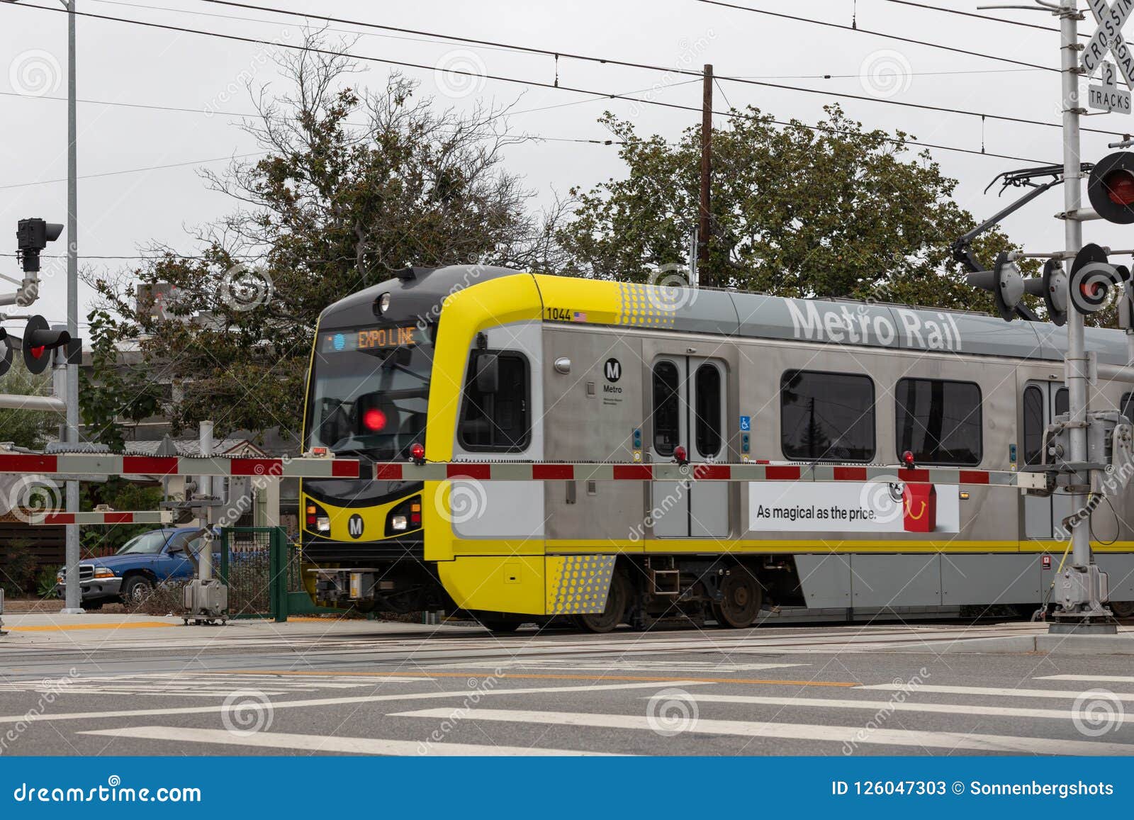Metrorail Crossing Railroad Crossing Daytime Editorial Stock Photo - Image  of expansion, daytime: 126047303