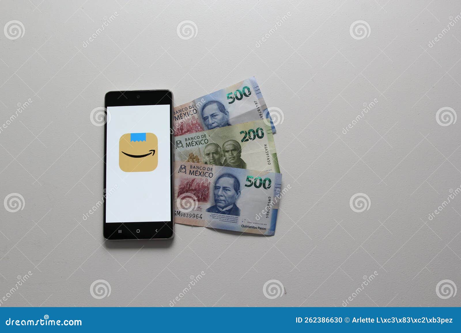 Mexico City, Mexico Nov 9 2022 the Electronic Commerce Platform Amazon Opens Vacancies in