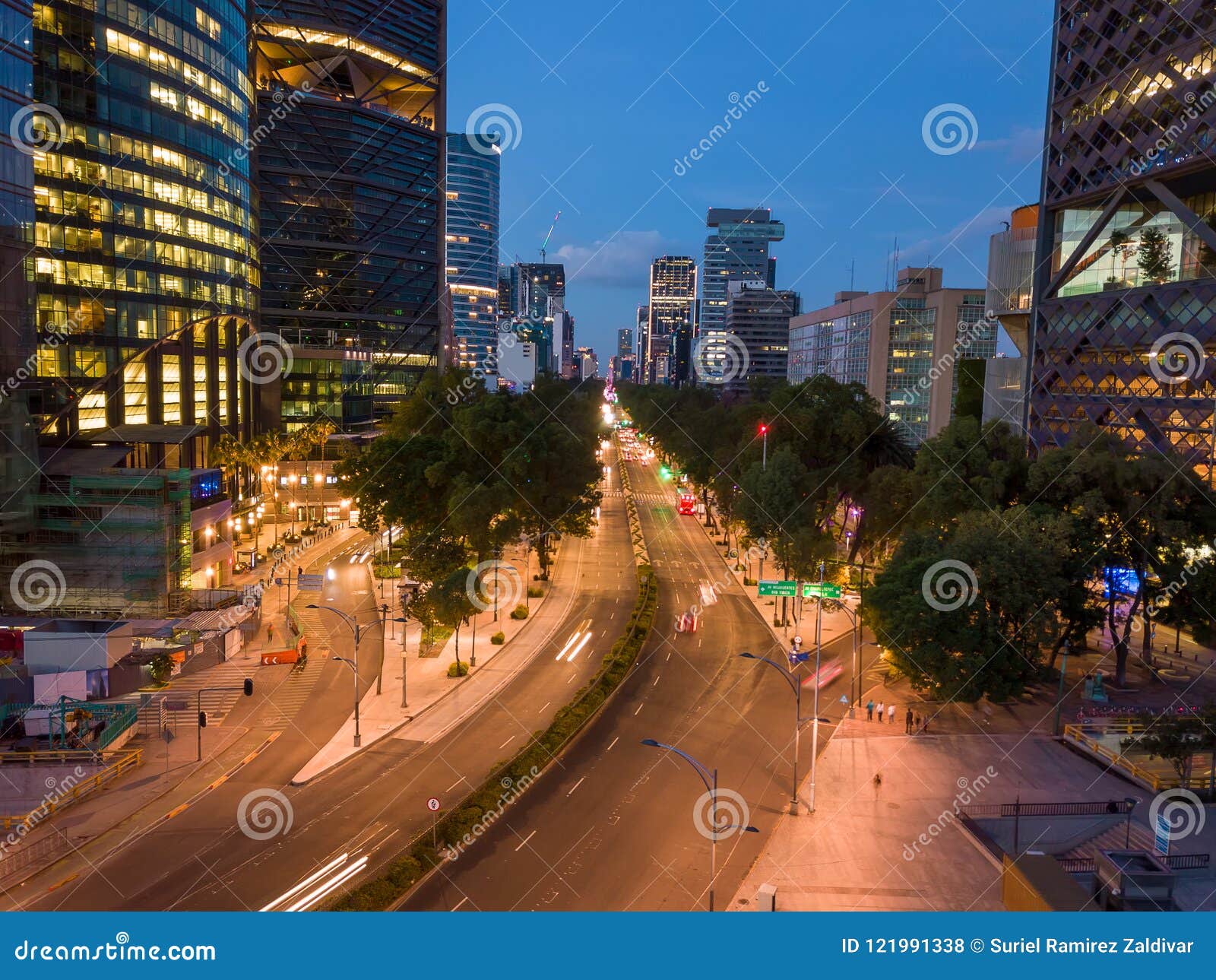 ciudad de mexico - reforma avenue night scene