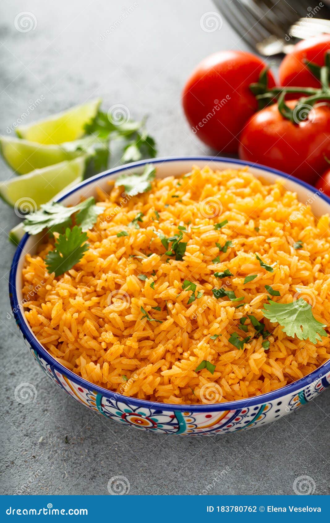 Mexikanischer Reis Mit Tomaten Stockfoto - Bild von gedient ...