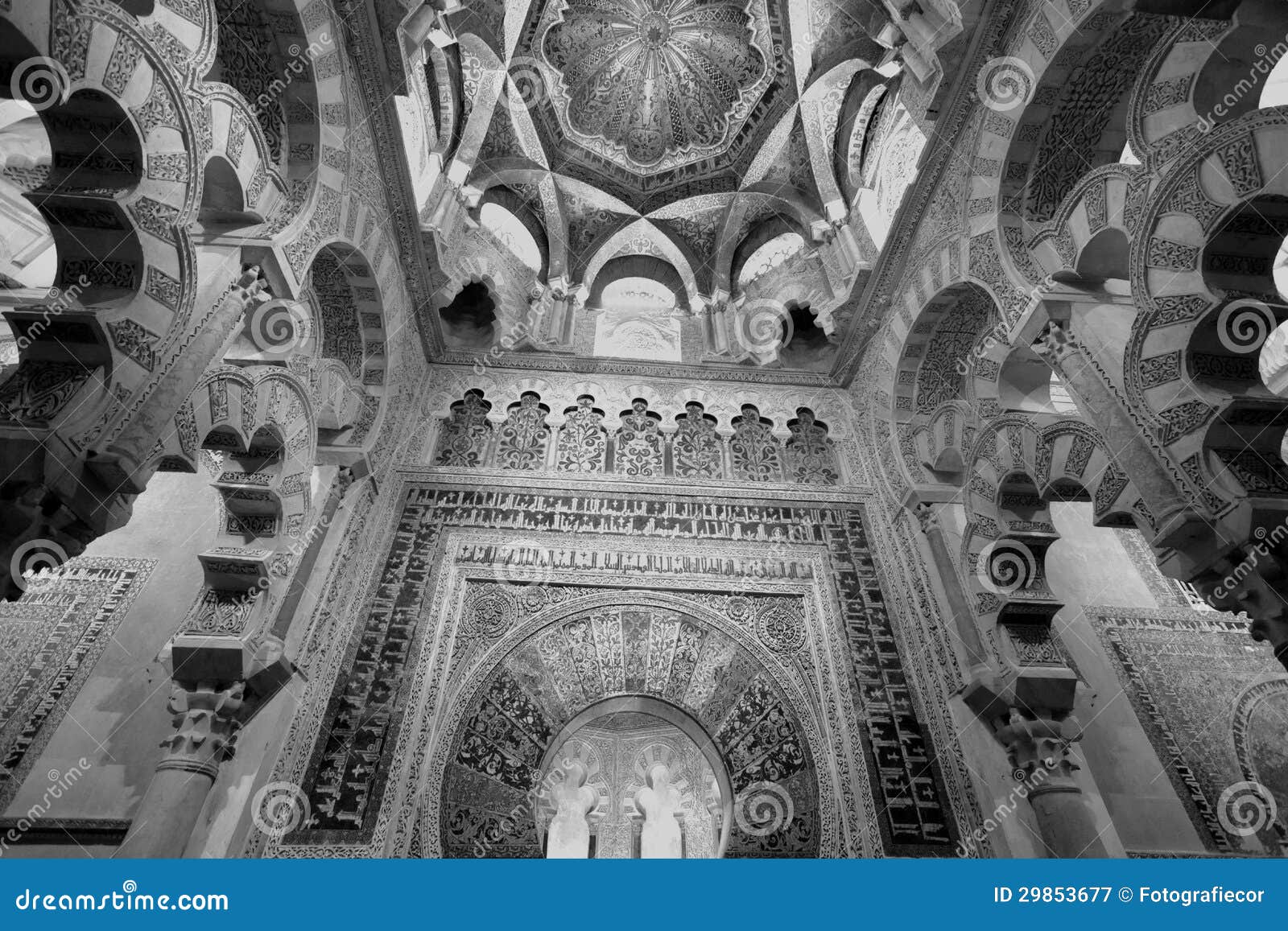 mihrab in mezquita of cordoba