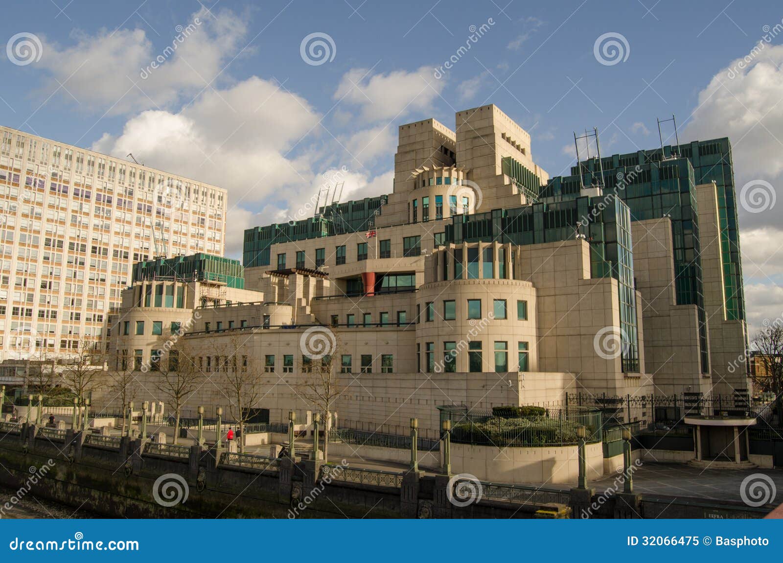 mi6 headquarters, london