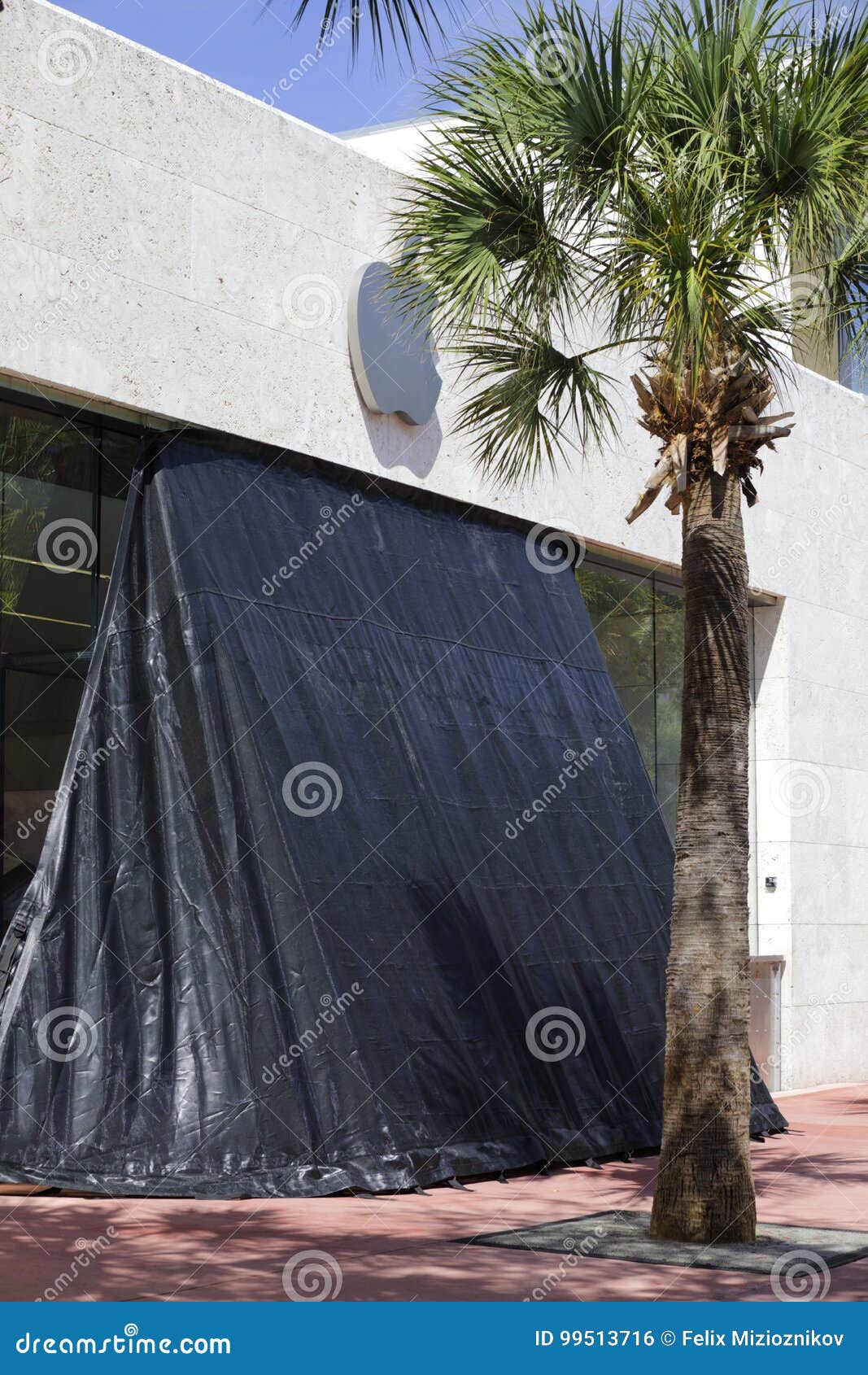 Lincoln Road - Apple Store - Apple