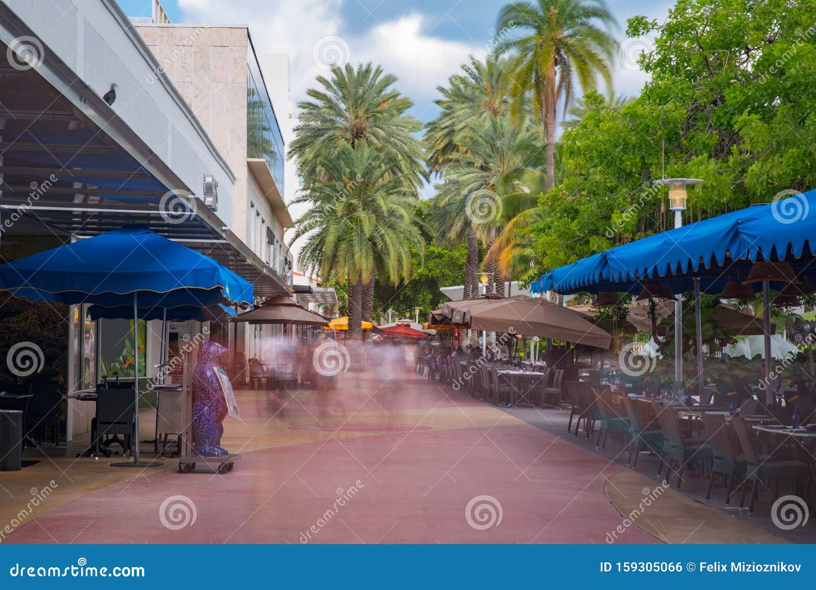 miami beach lincoln road promenade shops and restaurants