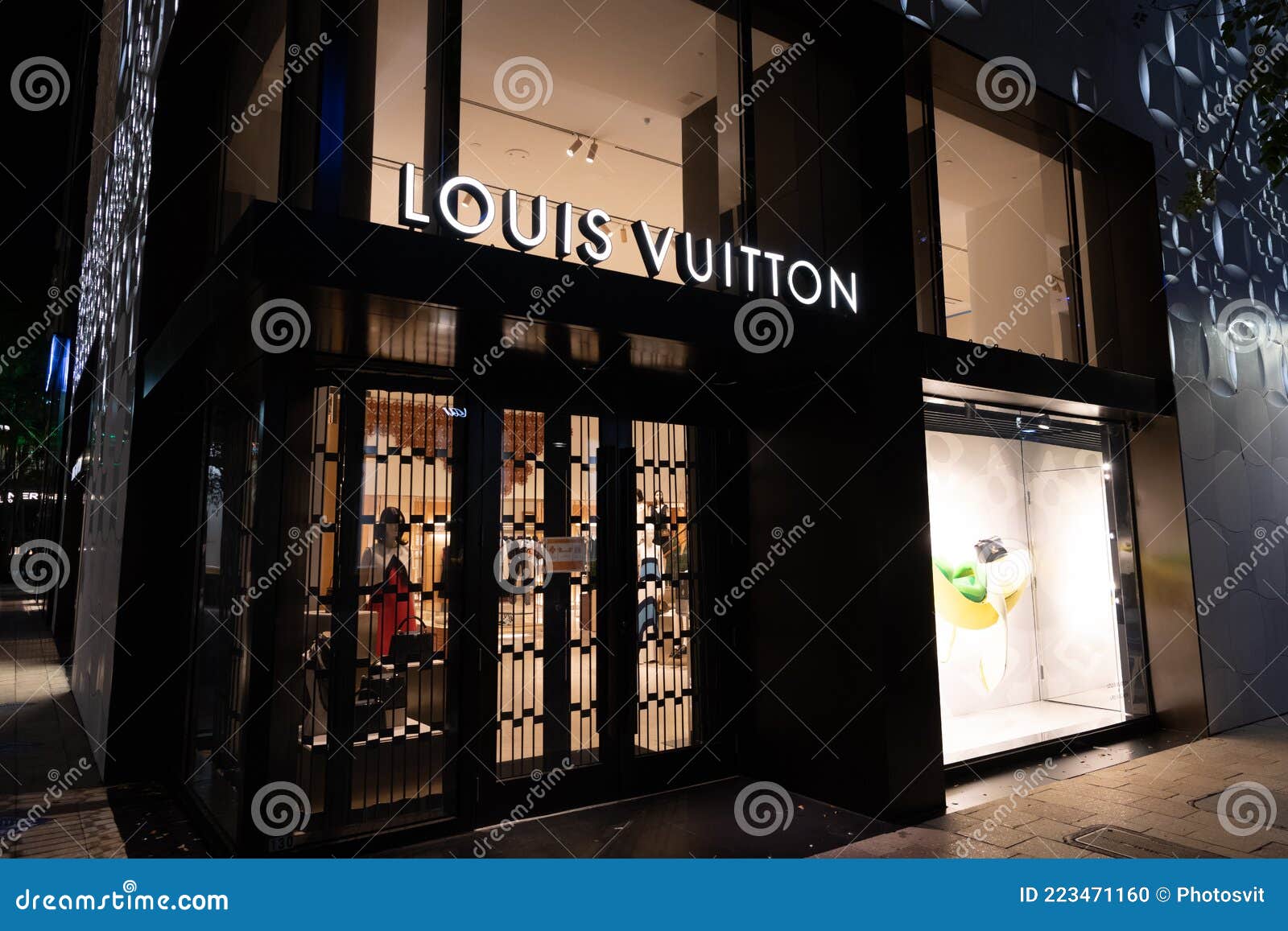 Miami, USA - March 20, 2021: Louis Vuitton Name Lit Up Over Shopfront ...