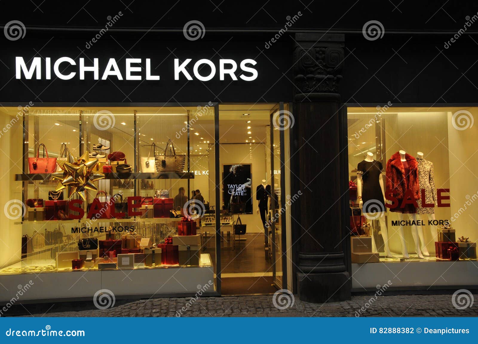 MICHAEL KORS SALE editorial photography. Image of work - 82888382