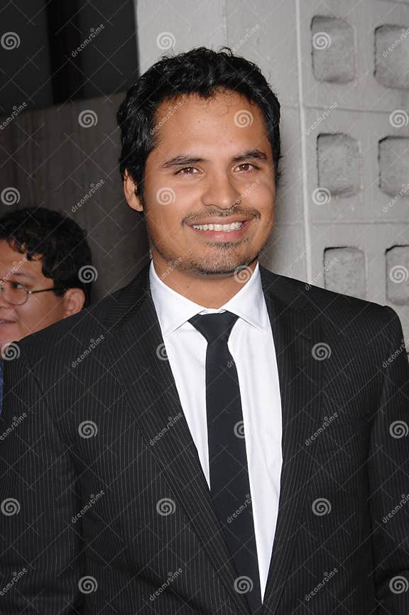 Michael Pena imagen editorial. Imagen de paul, noche - 24199155