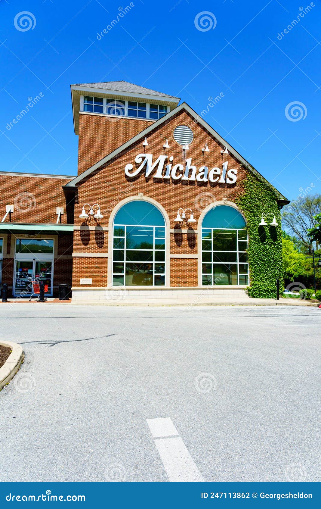 Michaels Stock Photo - Download Image Now - Store, Craft, Art And Craft -  iStock