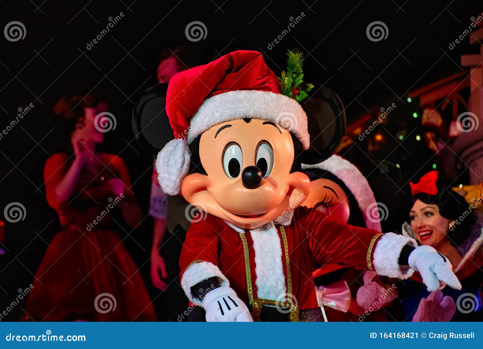 Christmas Images Clip Art Free Download  Mickey mouse navideño, Navidad  disney, Minnie navideña