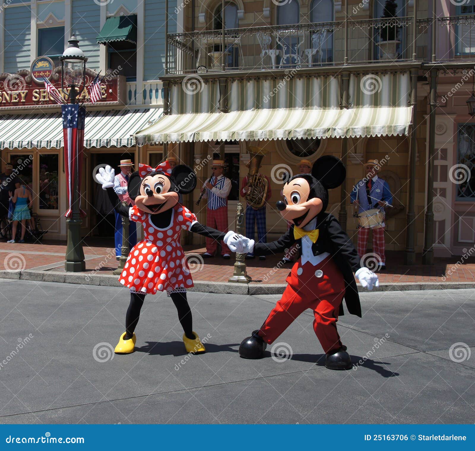 Mickey and Minnie Mouse at Disneyland Editorial Photo - Image of ...