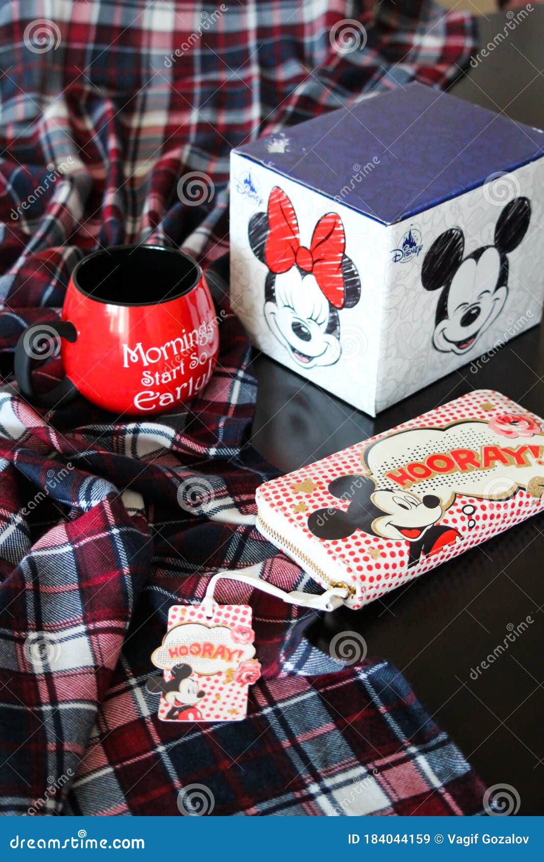 DIY: Mickey and Minnie Mouse Gift Bags - This Ole Mom