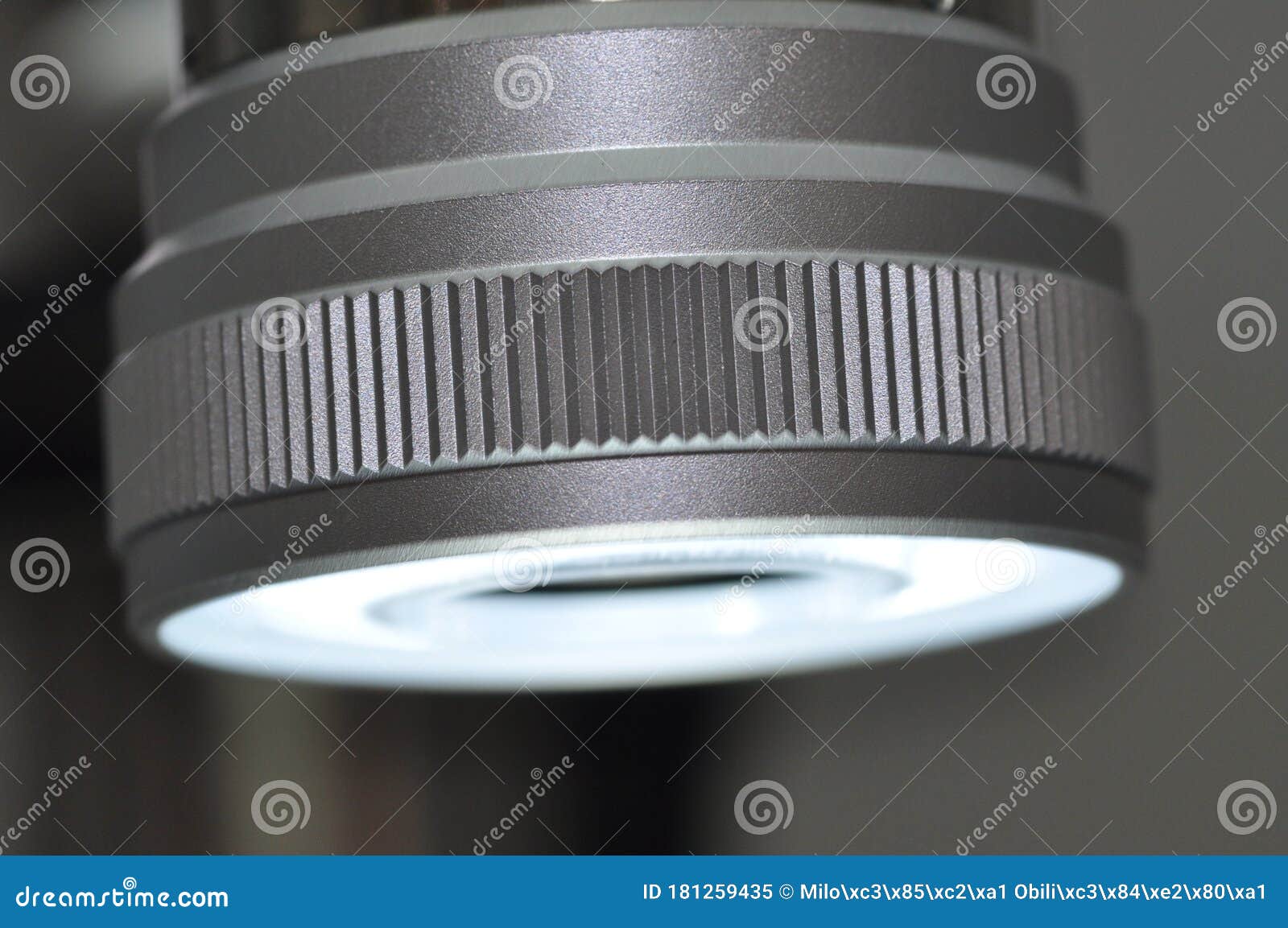 lens in light microscope
