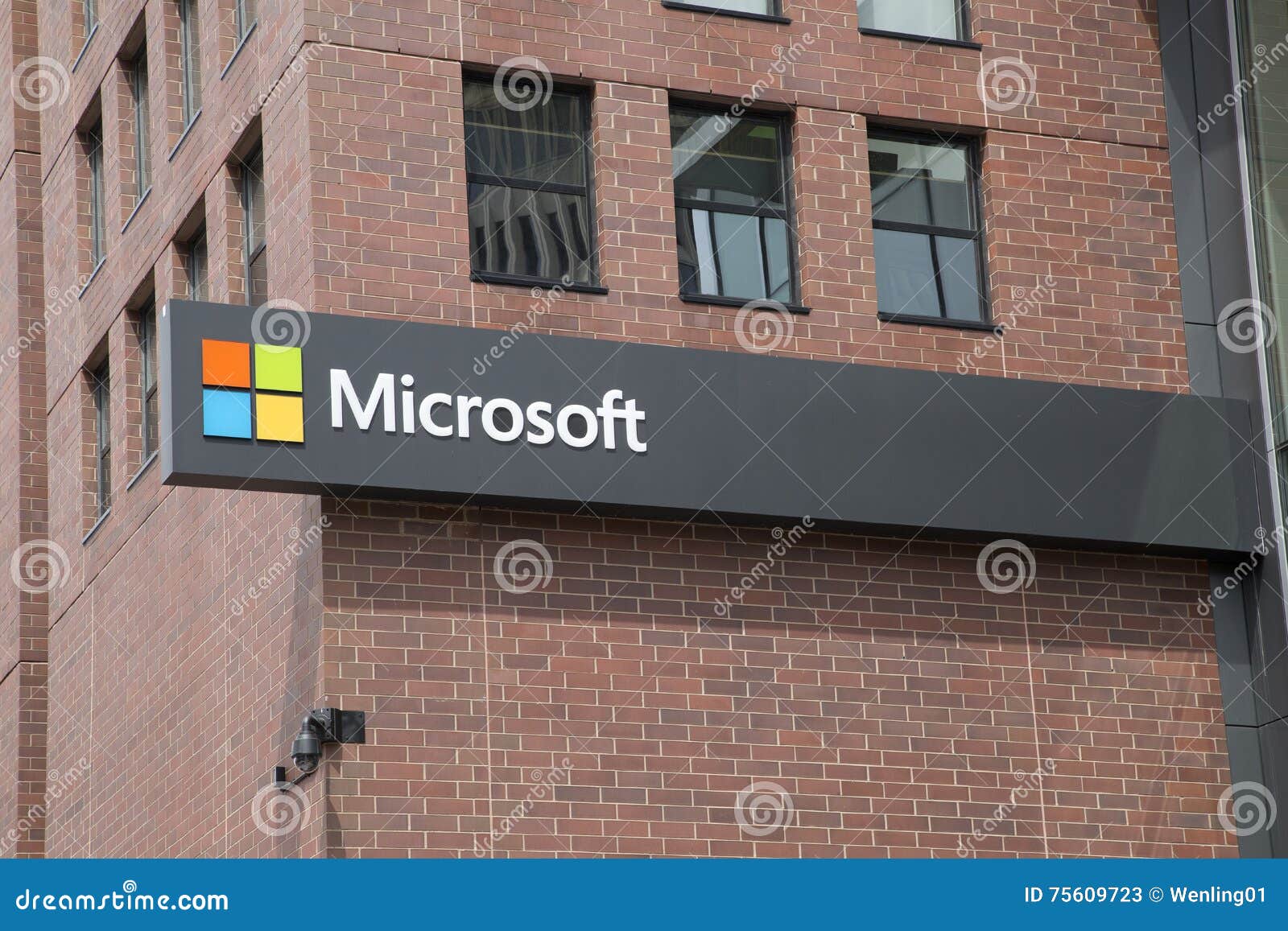 Microsoft office building editorial stock photo. Image of campus - 75609723