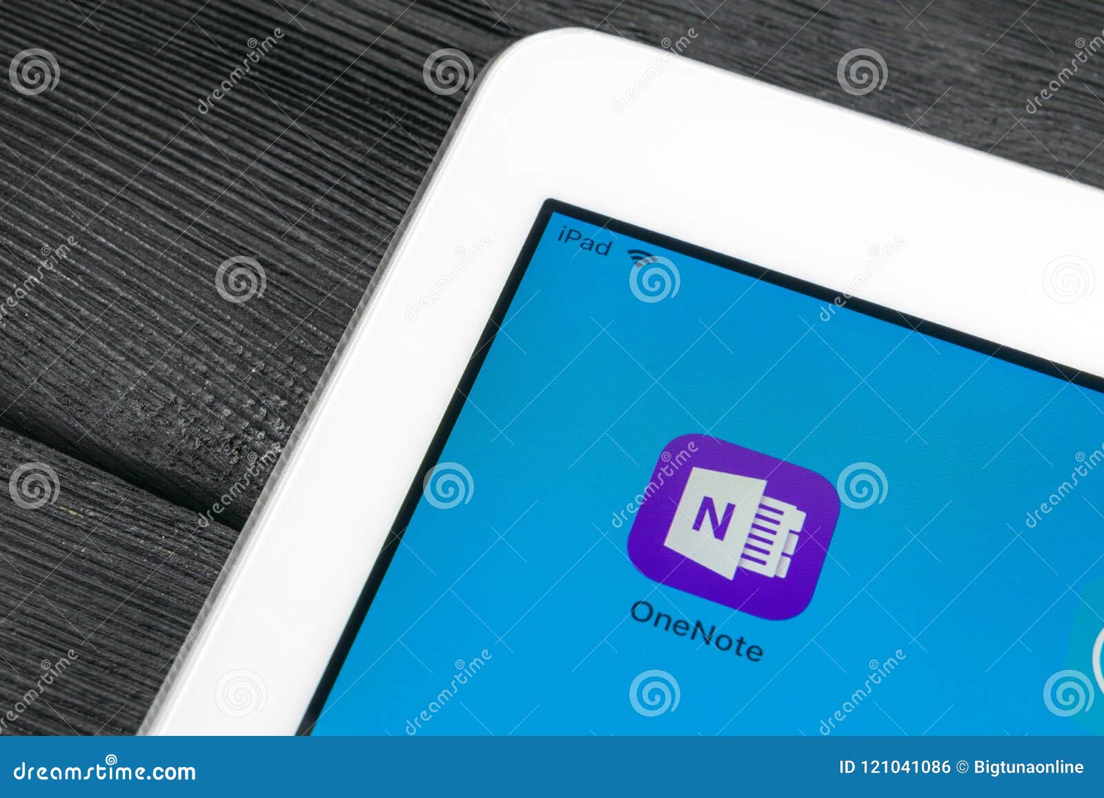 Microsoft OneNote Office Application Icon on Apple IPad Pro Screen  Close-up. Microsoft One Note App Icon Editorial Photo - Image of  applications, desktop: 121041086