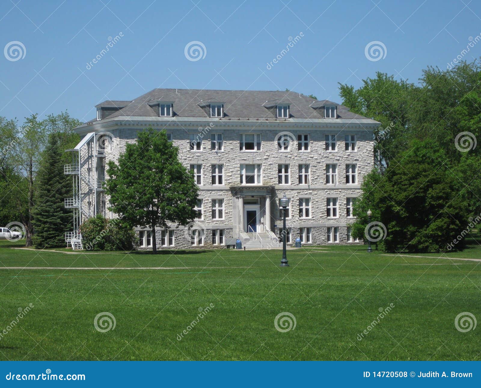 Middlebury College Campus stock photo. Image of liberal 14720508