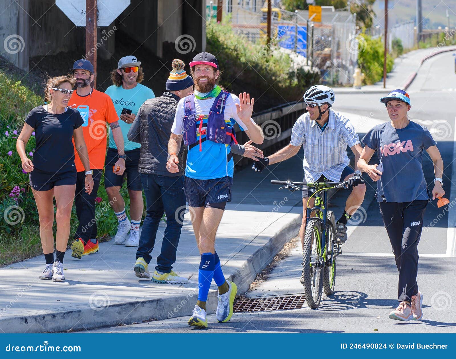 Mike Wardian Starts Run Across America Day 1 May 1 2022 At The Western