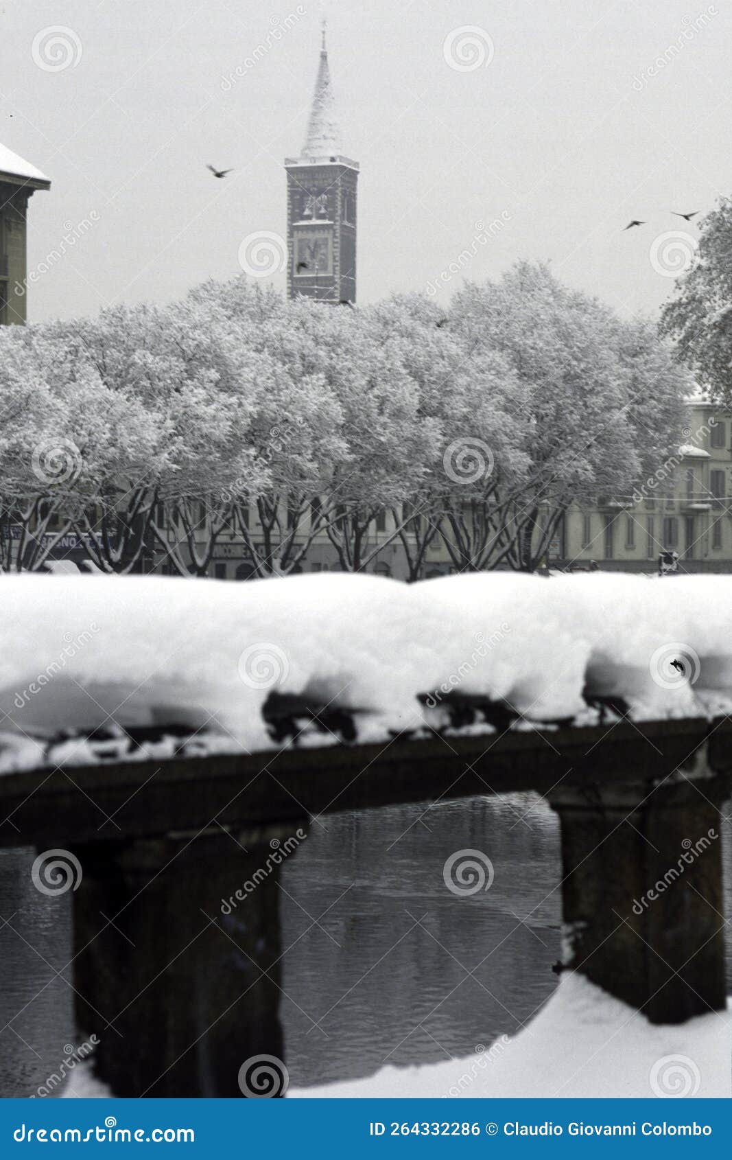 milan: darsena with snow