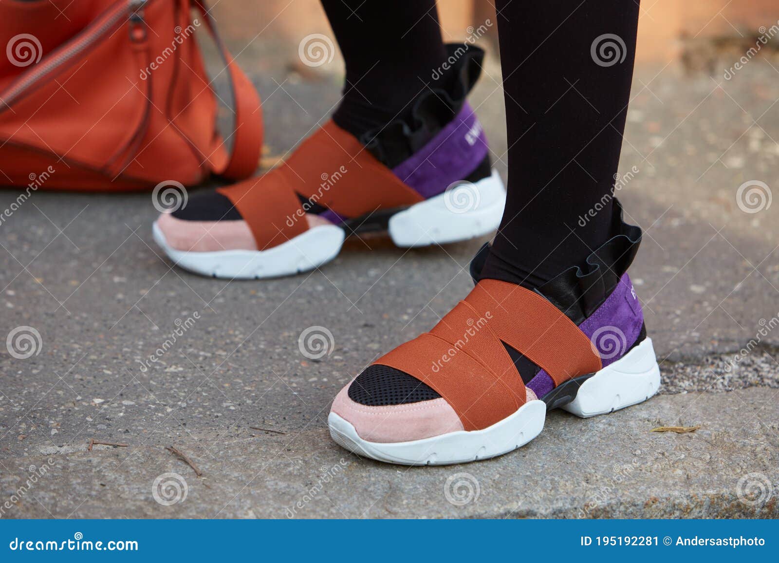 Woman Poses for Photographers with Emilio Pucci Modern Shoes before Emilio  Pucci Fashion Show, Milan Fashion Editorial Photo - Image of accessory,  white: 195192281