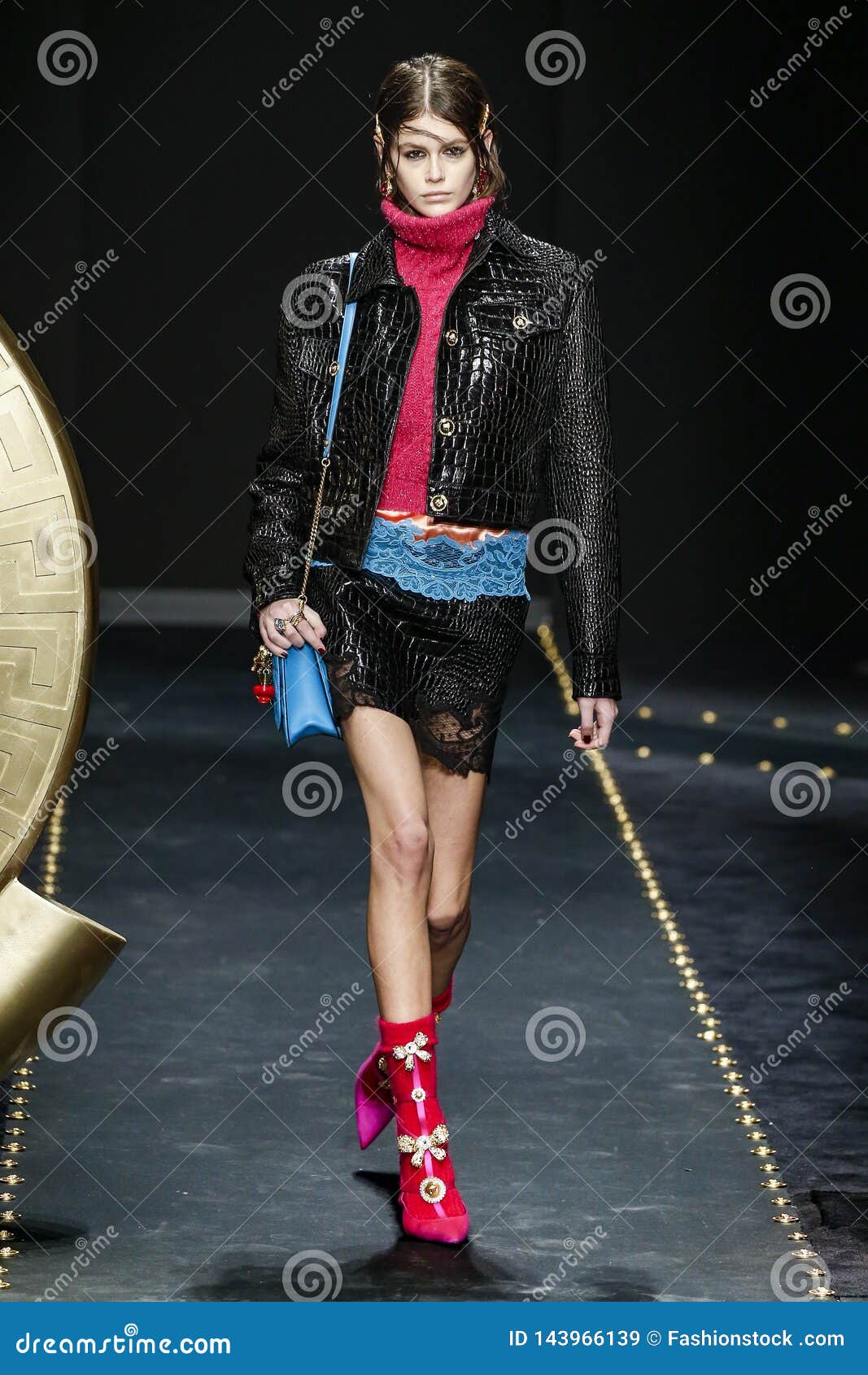 Kaia Gerber Walks the Runway at the Versace Show at Milan Fashion Week ...