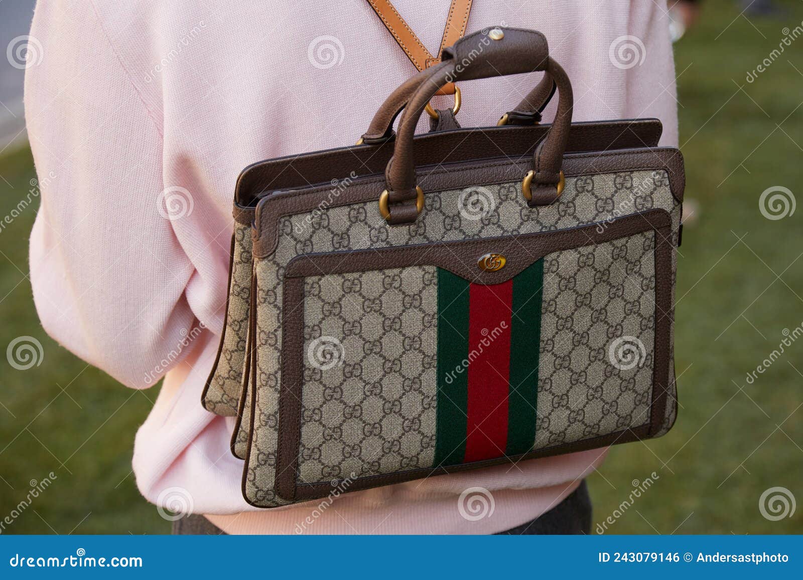 Man with Gucci Bag, Backpack and Pink Sweater before Fendi Fashion Show,  Milan Fashion Week Editorial Photo - Image of fashion, brown: 243079146