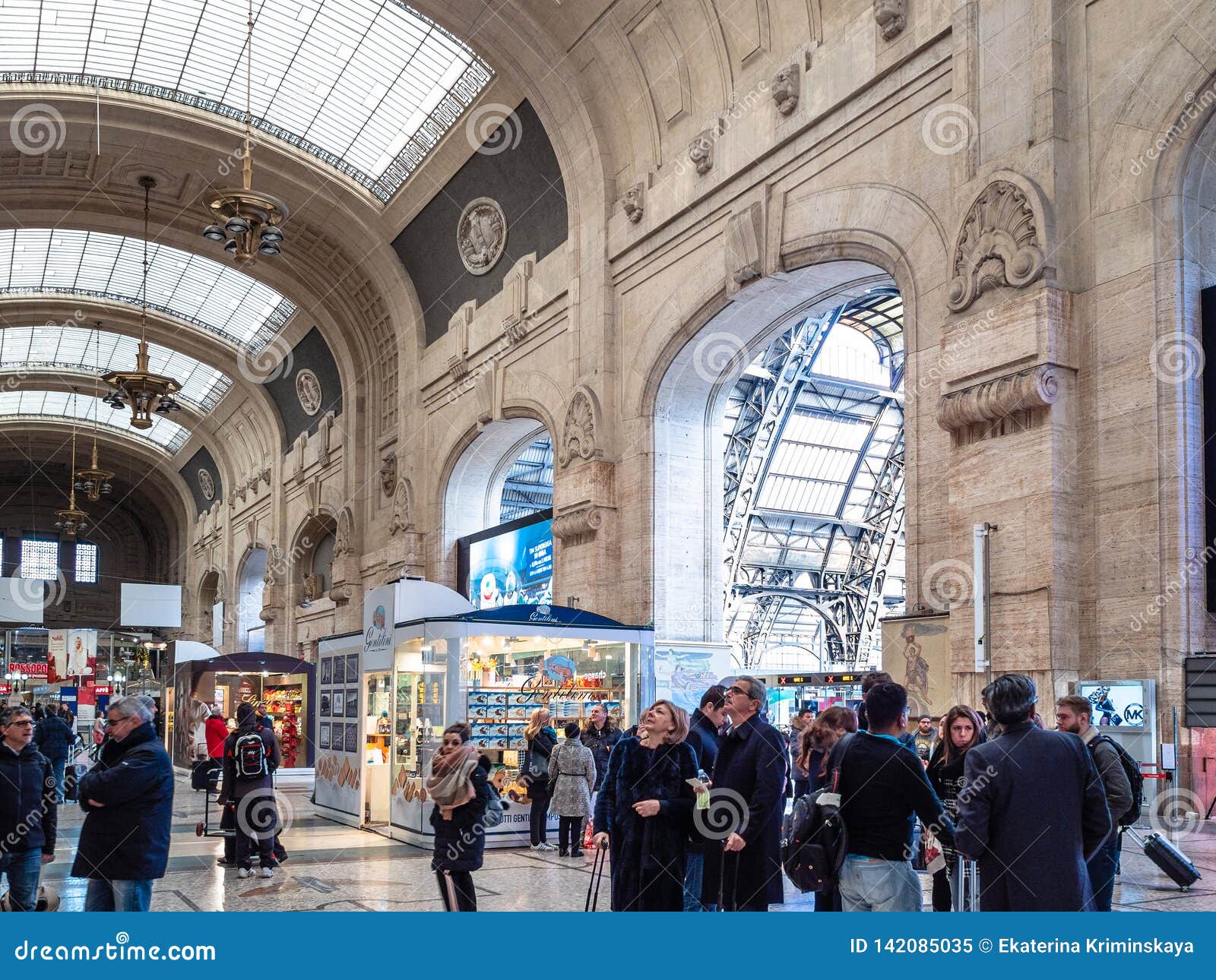 Hall of Stazione Milano Centrale Railway Station Editorial Image ...