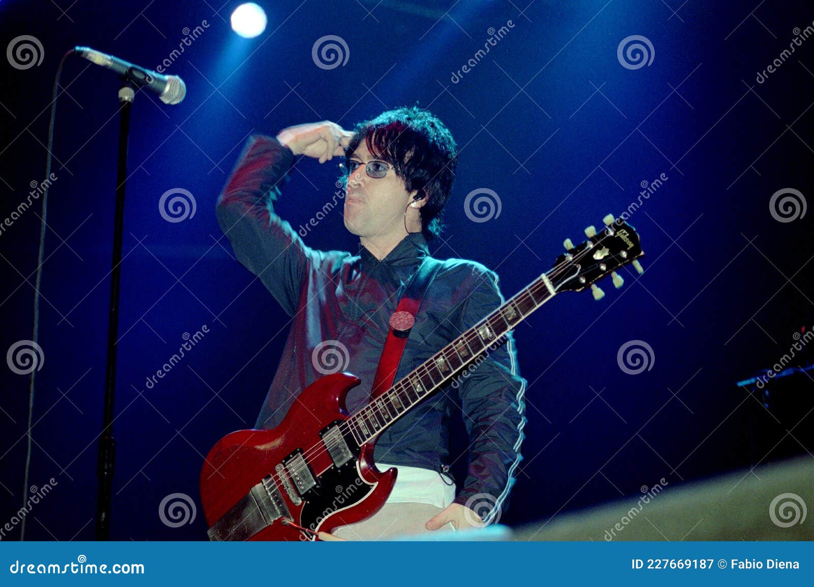 Johnny Marr & the Healers Live Concert at the Forum Assago Editorial ...