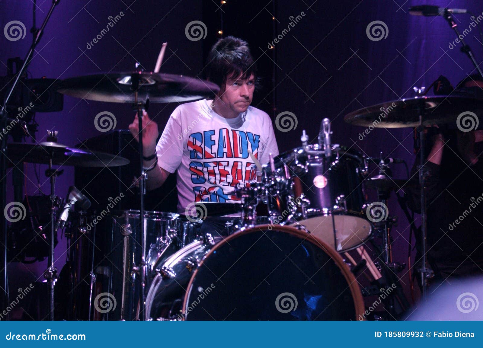Oasis , Tony McCarroll on Drums Editorial Photography - Image of ...