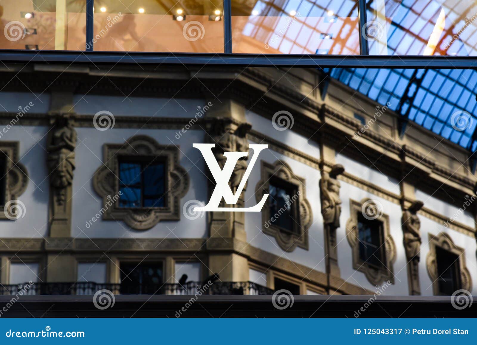 Logo Louis Vuitton Milano In Gallery Vittorio Emanuele II Italy Editorial Photography - Image of ...