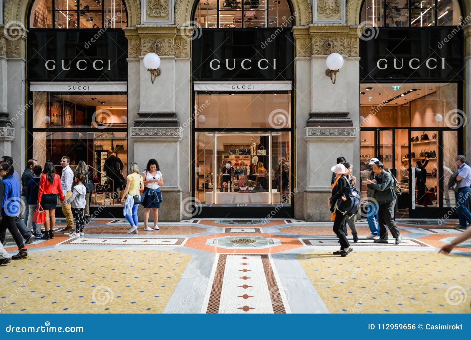Civic adgang Orientalsk Milan, Italy - September 24, 2017: Gucci Store in Milan. Fashio Editorial  Photo - Image of elegant, casual: 112959656