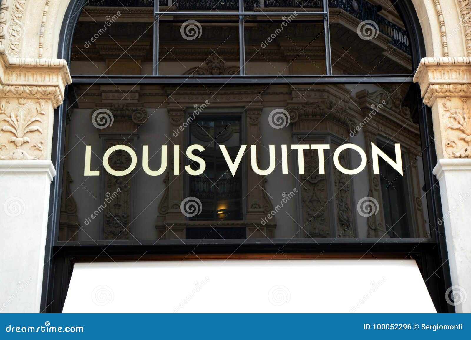 Louis Vuitton shop. Galleria Vittorio Emanuele II. Milan, Italy