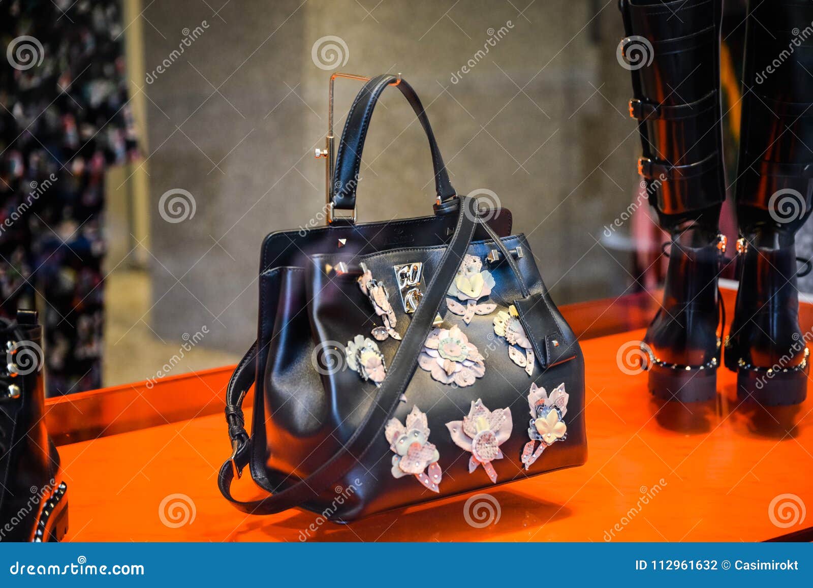 Milan, - September 24, 2017: Valentino Bags a Store in Photography - Image of luxurious, style: 112961632