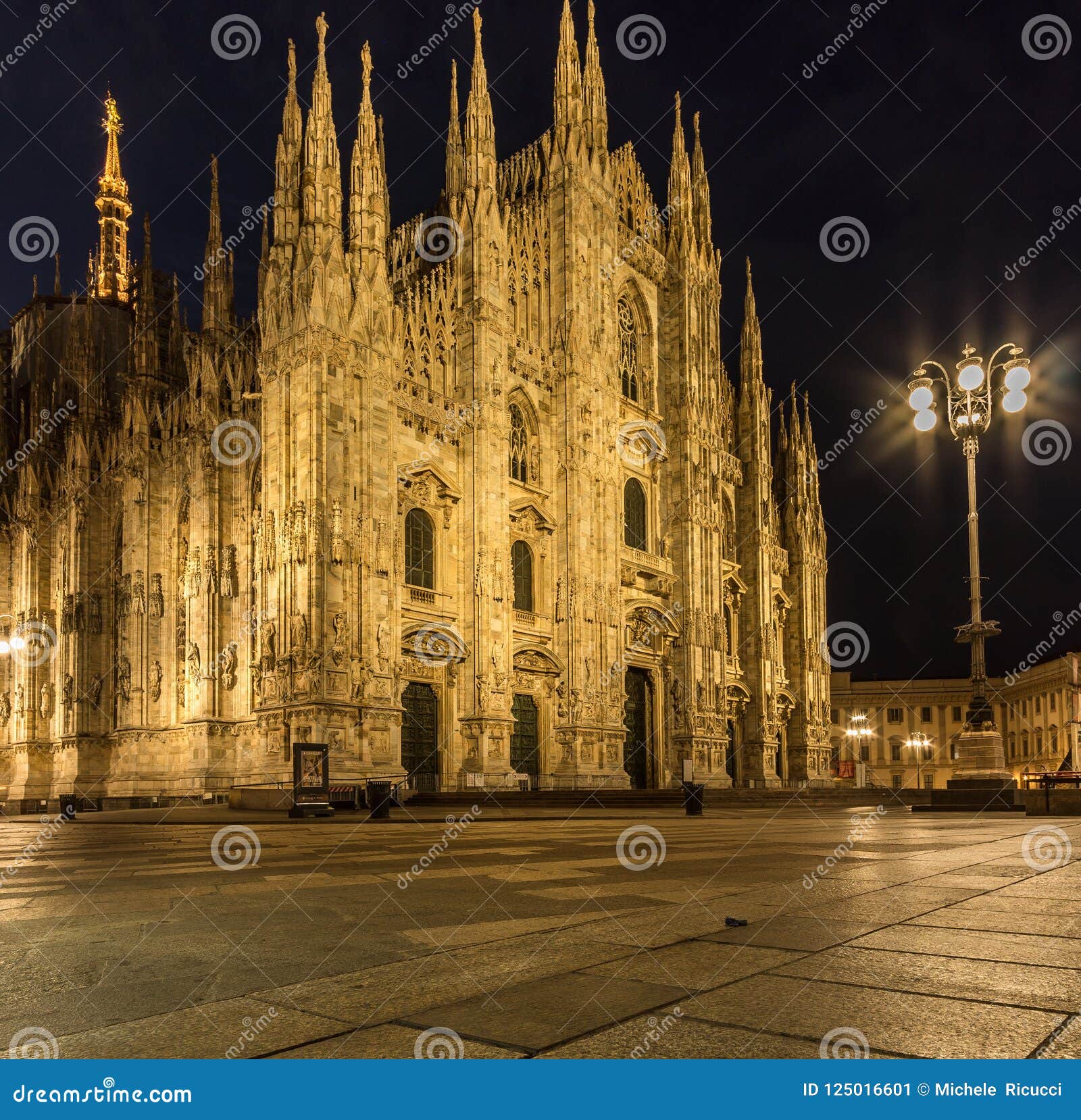 Milano Piazza Duomo Cathedral Front View at Night Editorial Photo ...