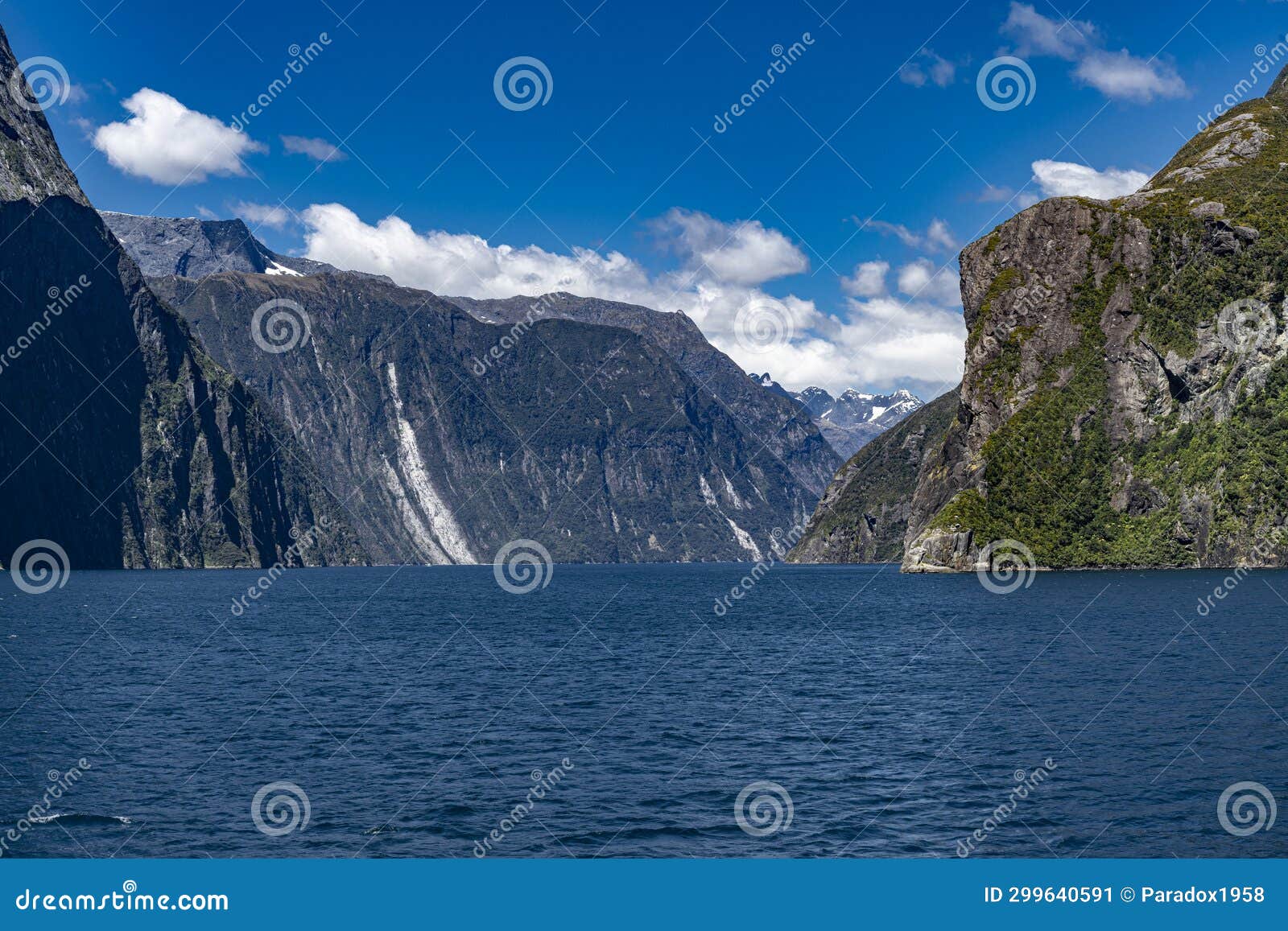 milford sound on the south island new zealand