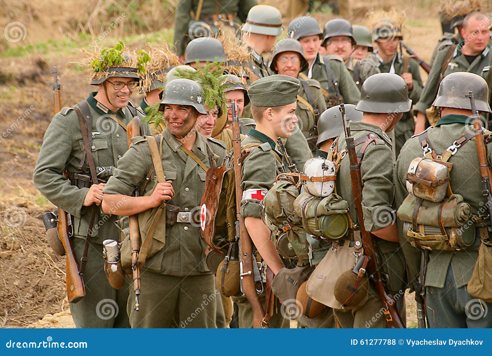 Militar Con Referencia - a Enactors En Alemán La Segunda Guerra Mundial Del  Uniforme Soldados Alemanes Foto de archivo editorial - Imagen de atractivo,  traje: 61277788