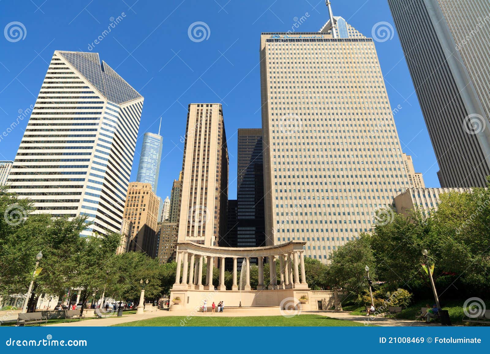Millennium Park Chicago editorial stock image. Image of apartment
