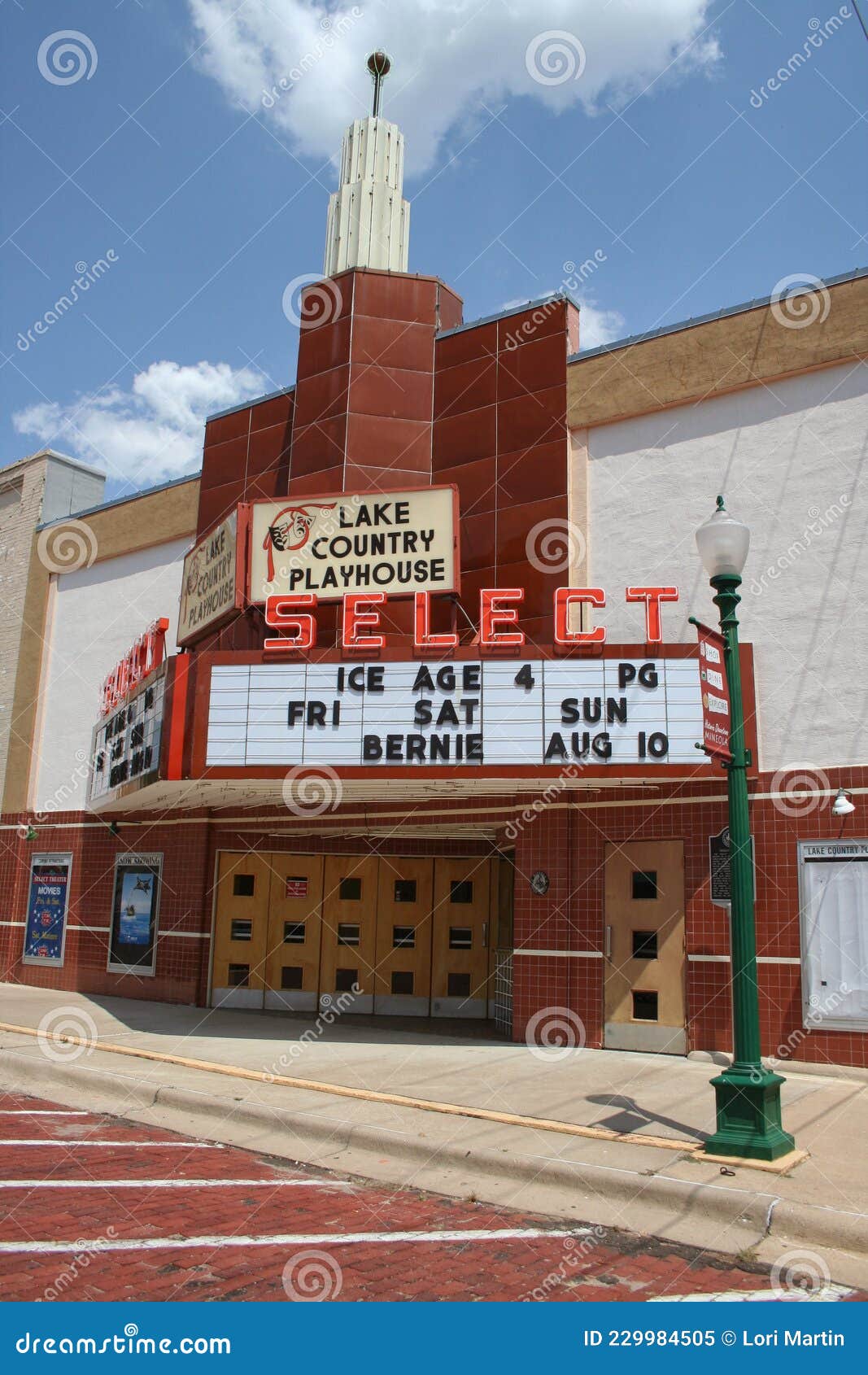 Mineola, TX Historic Select Theater Located in Downtown Mineola