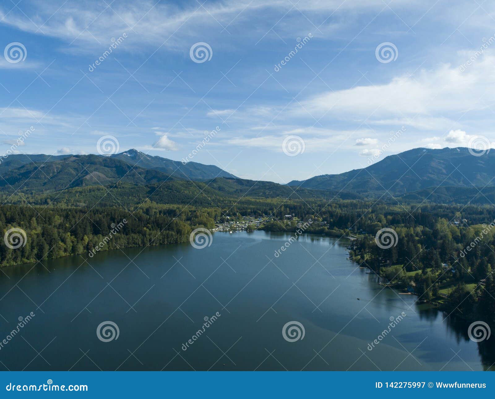 Mineral Washington Lake stock image. Image of recreation 142275997