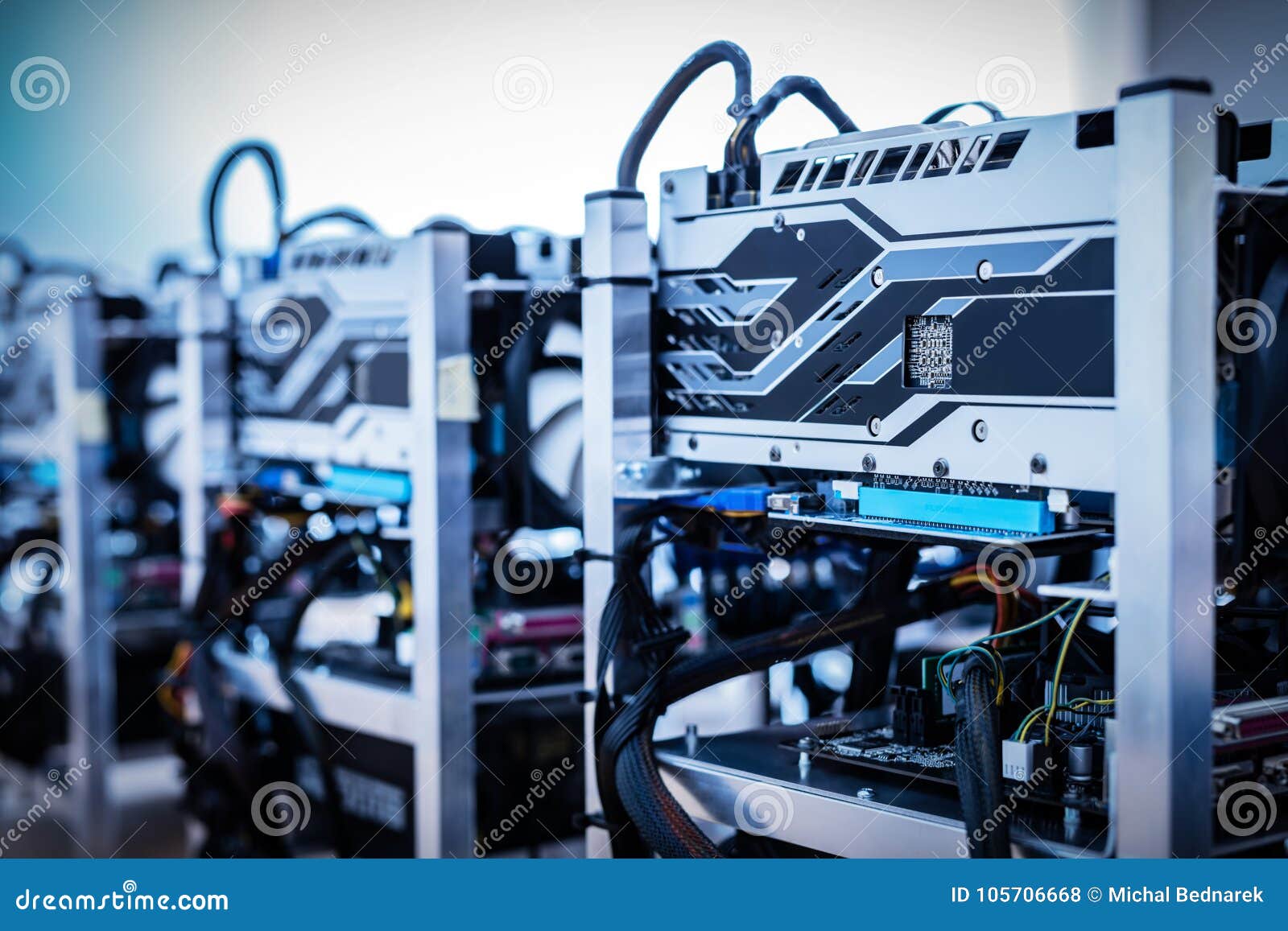 Minero De Bitcoin Hardware De Las TIC Foto de archivo - Imagen de divisa,  dispositivo: 105706668