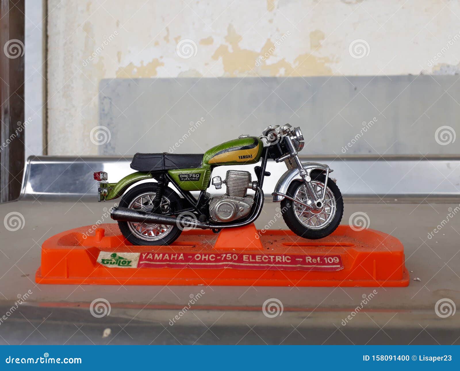 Miniatura de motocicleta imagen editorial. Imagen de pedazo