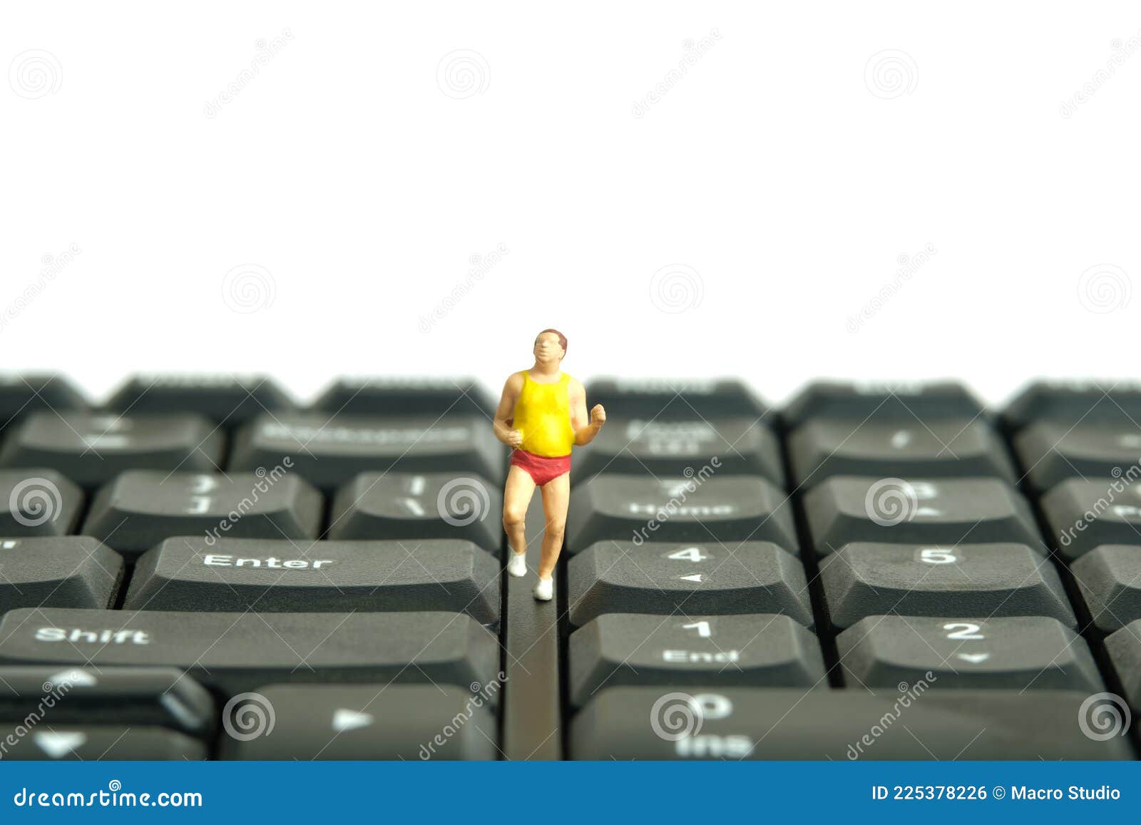 Immagini Stock - Tastiera Di Pulizia Della Donna In Miniatura