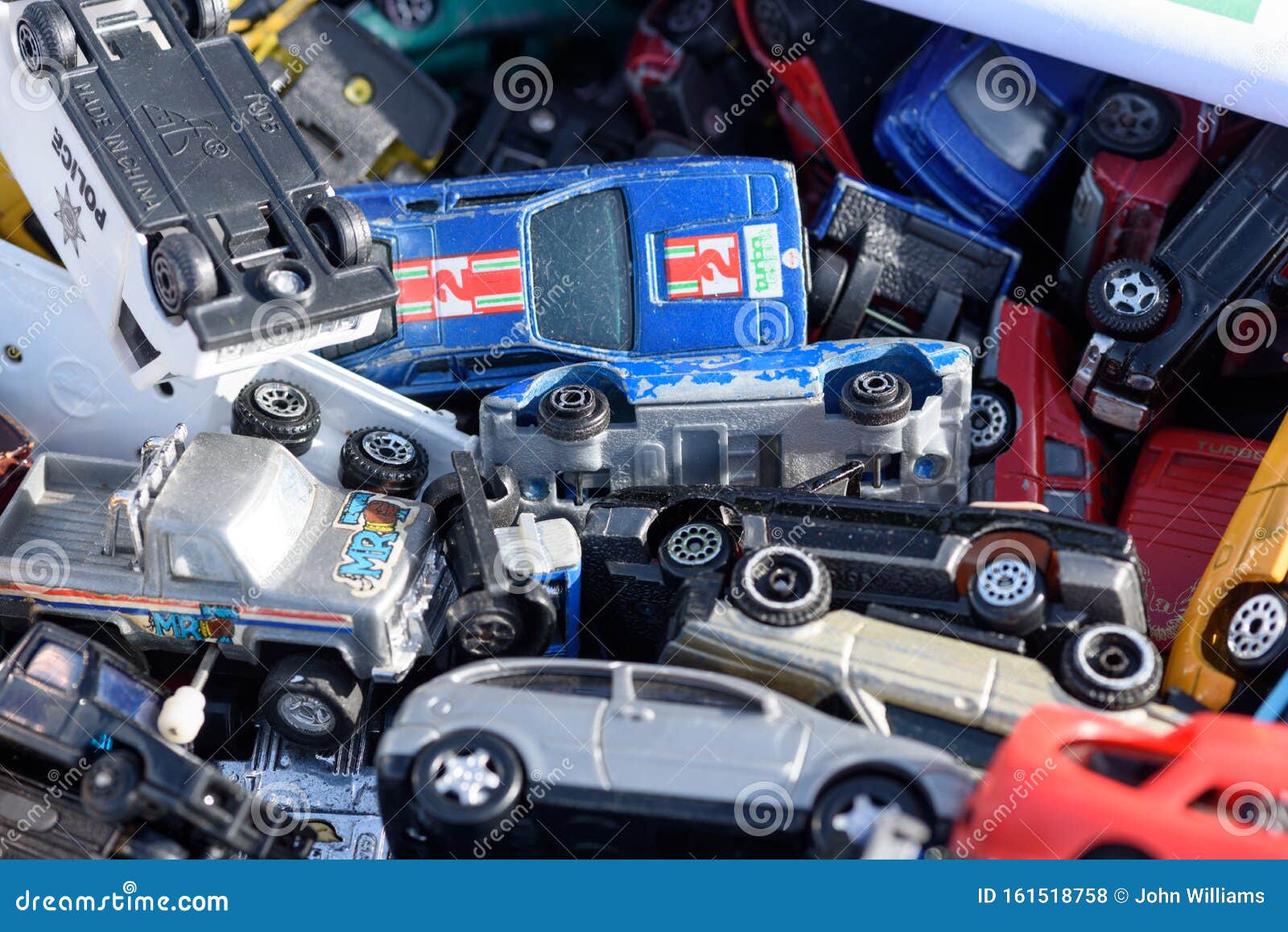 Miniatuur Koop Bij Een Autoboot in Engeland Redactionele Stock Foto - Image gekrast, geassorteerd: 161518758