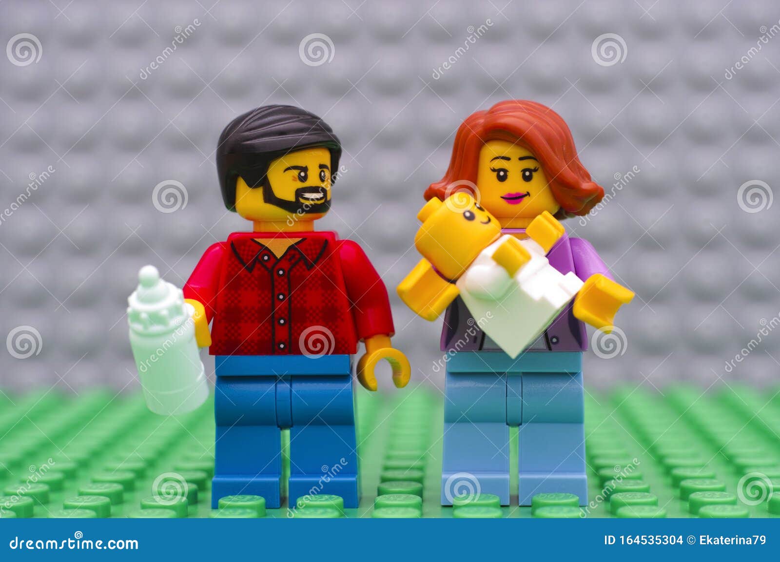 Minimisti Della Lego - Padre, Madre E Figlio Immagine Stock Editoriale -  Immagine di editoriale, lego: 164535304