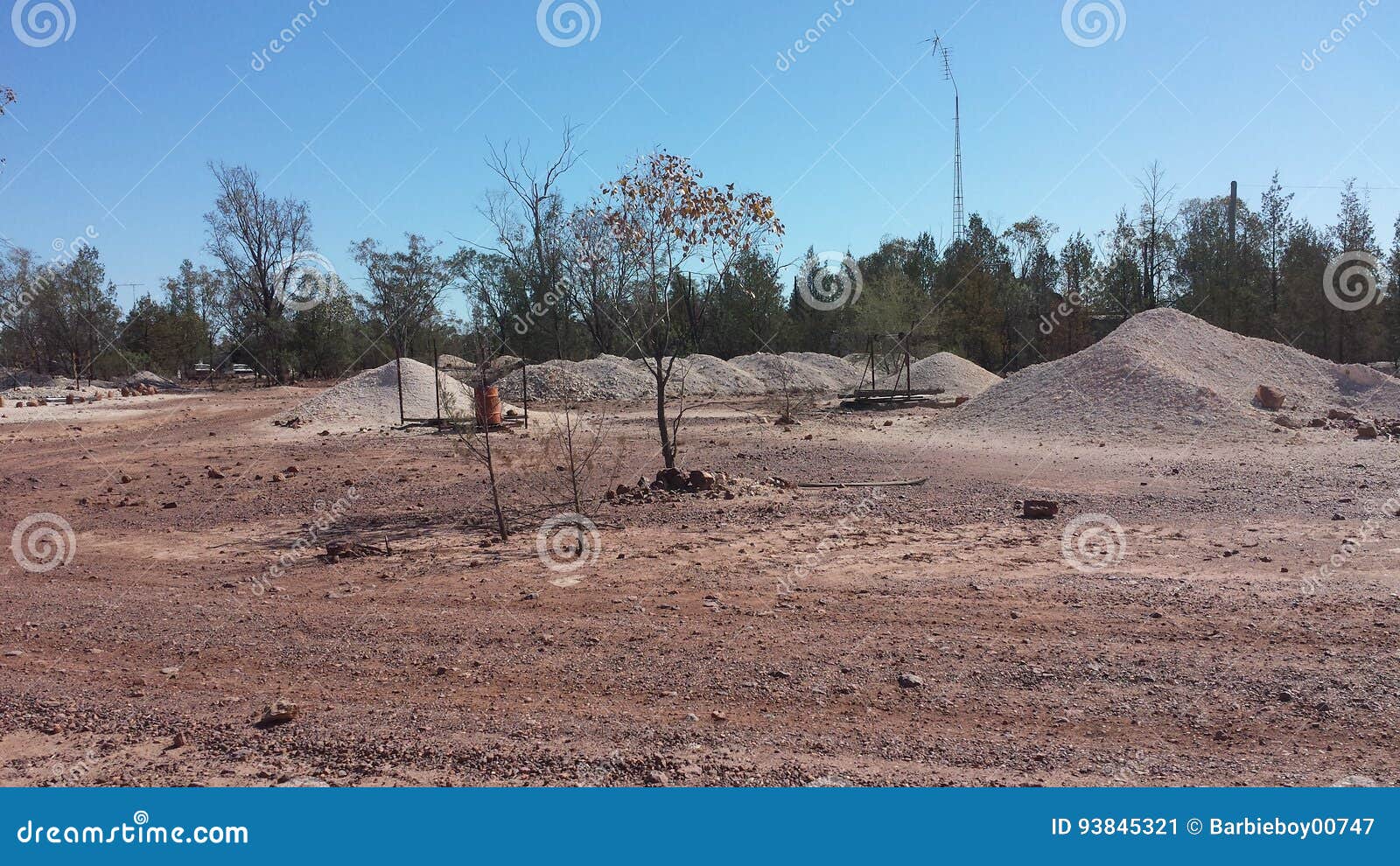 Mining for Opals and Mining Life in the NSW Outback Opal Fields, New