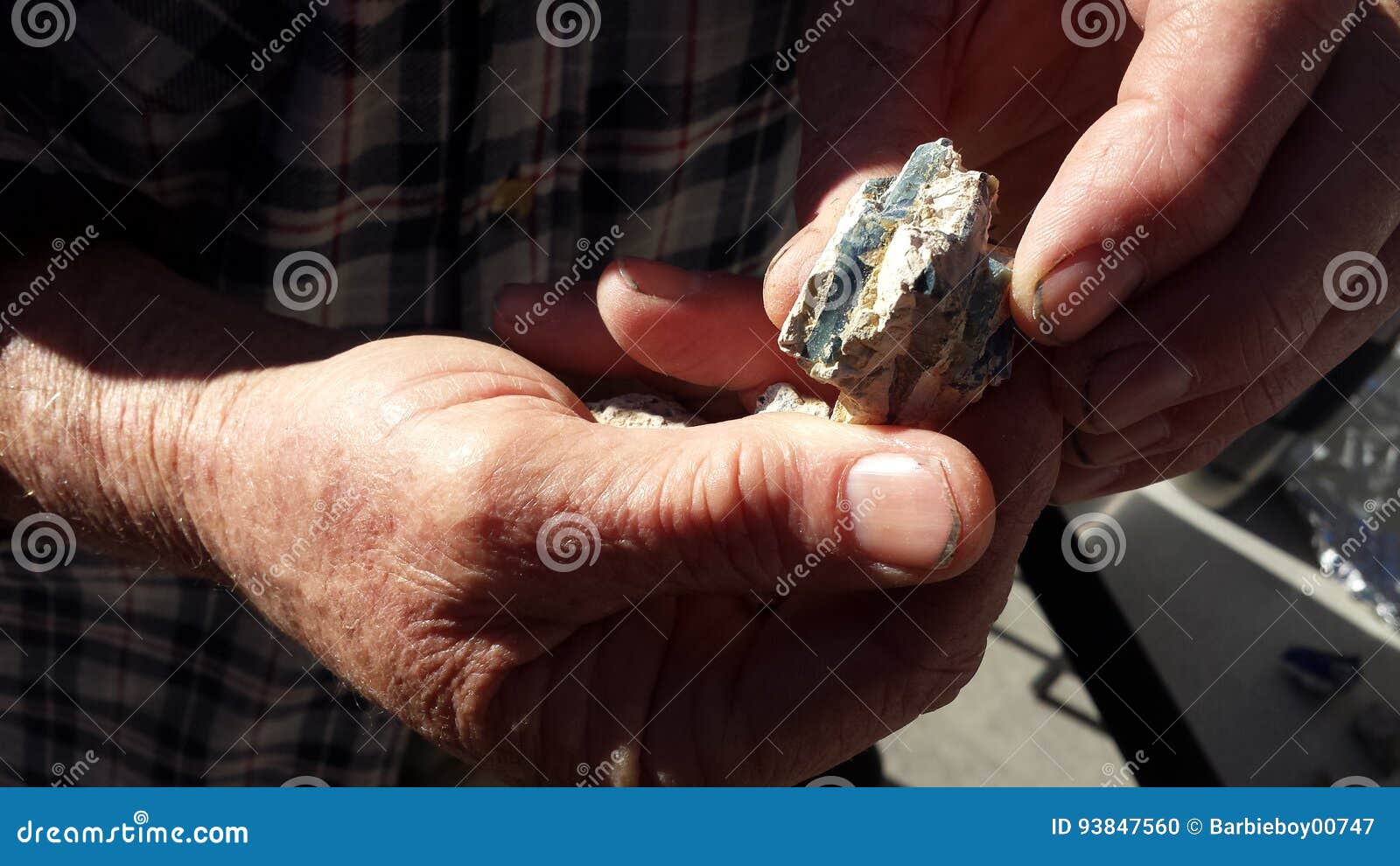 Mining for Opals and Mining Life in the NSW Outback Opal Fields, New
